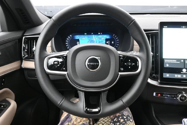 Used 2026 Volvo XC90 B6 Plus AWD/4WD image 24
