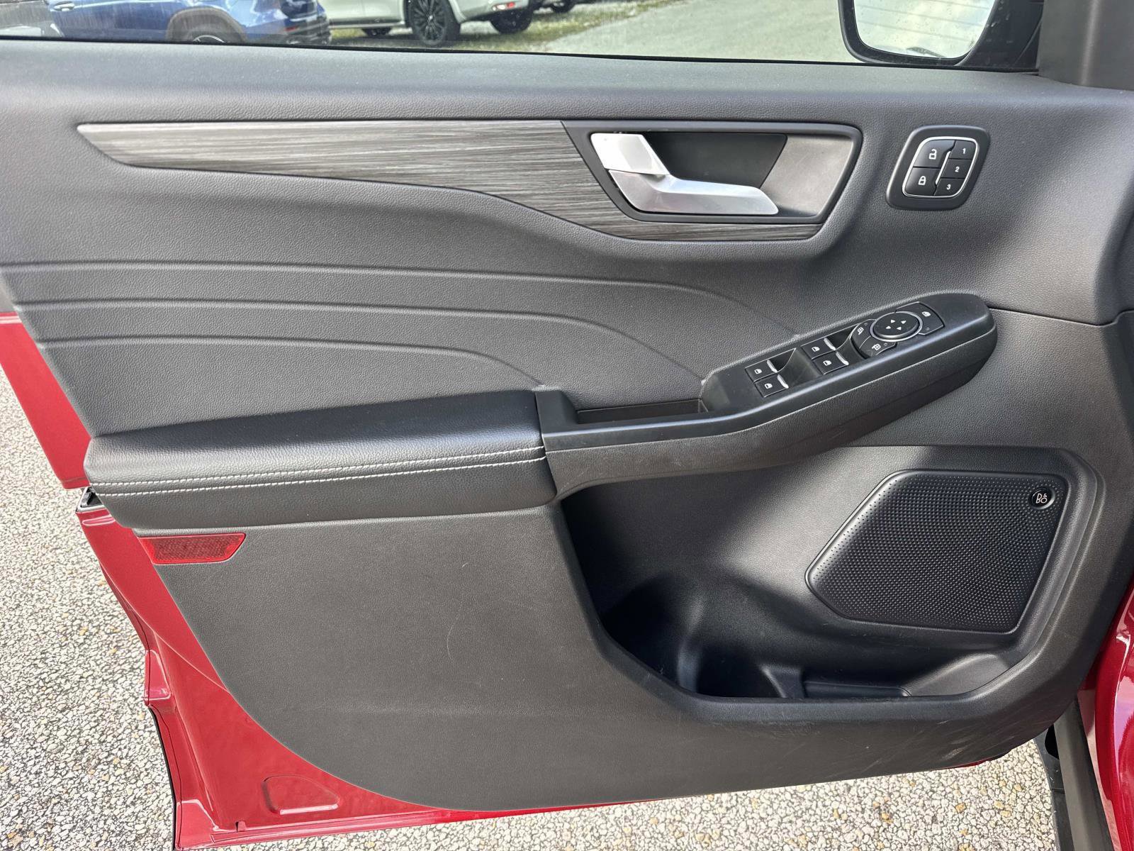 Used 2024 Ford Escape Platinum w/ Premium Technology Package image 19