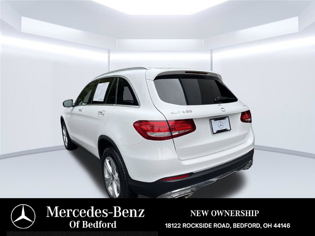 Used 2017 Mercedes-Benz GLC 300 4MATIC image 3