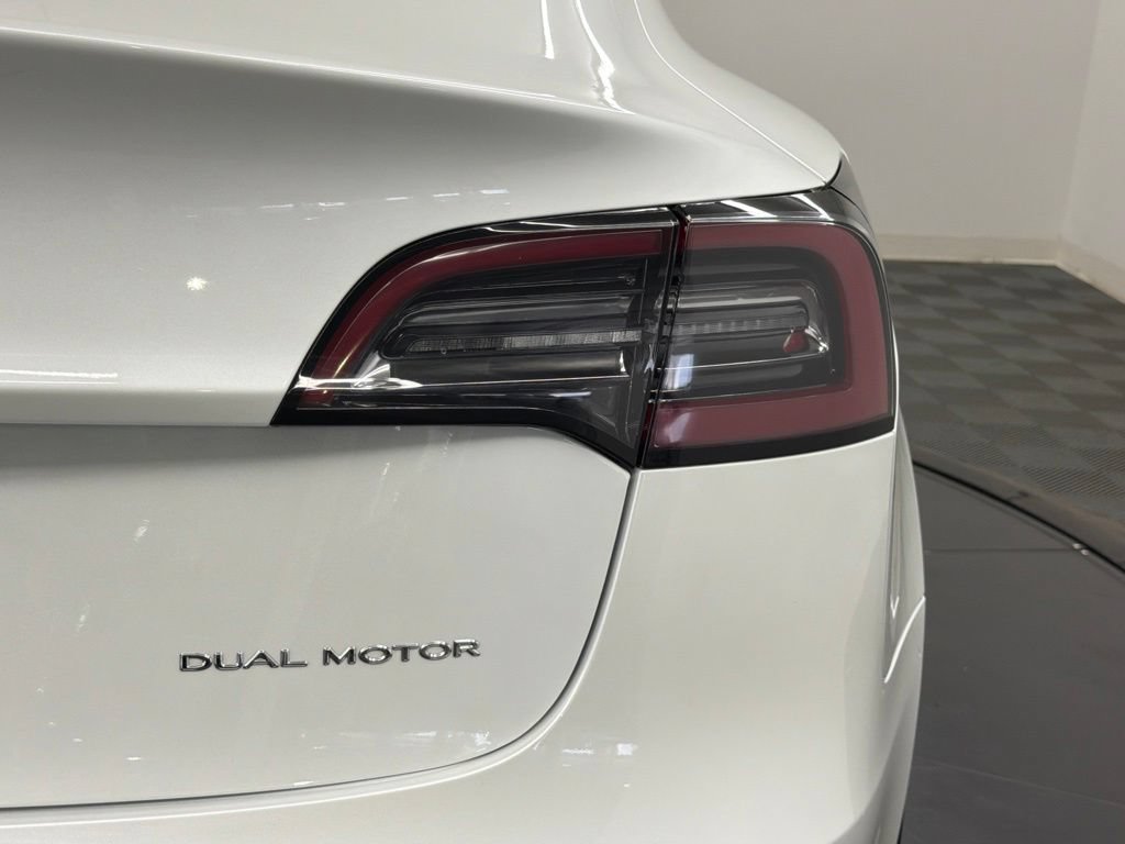 Used 2022 Tesla Model 3 Long Range AWD/4WD image 14