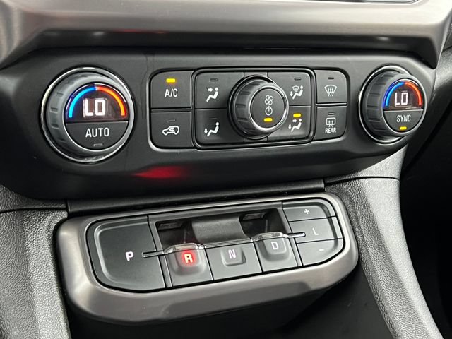 Used 2023 GMC Acadia AT4 w/ Technology Package AWD/4WD image 31
