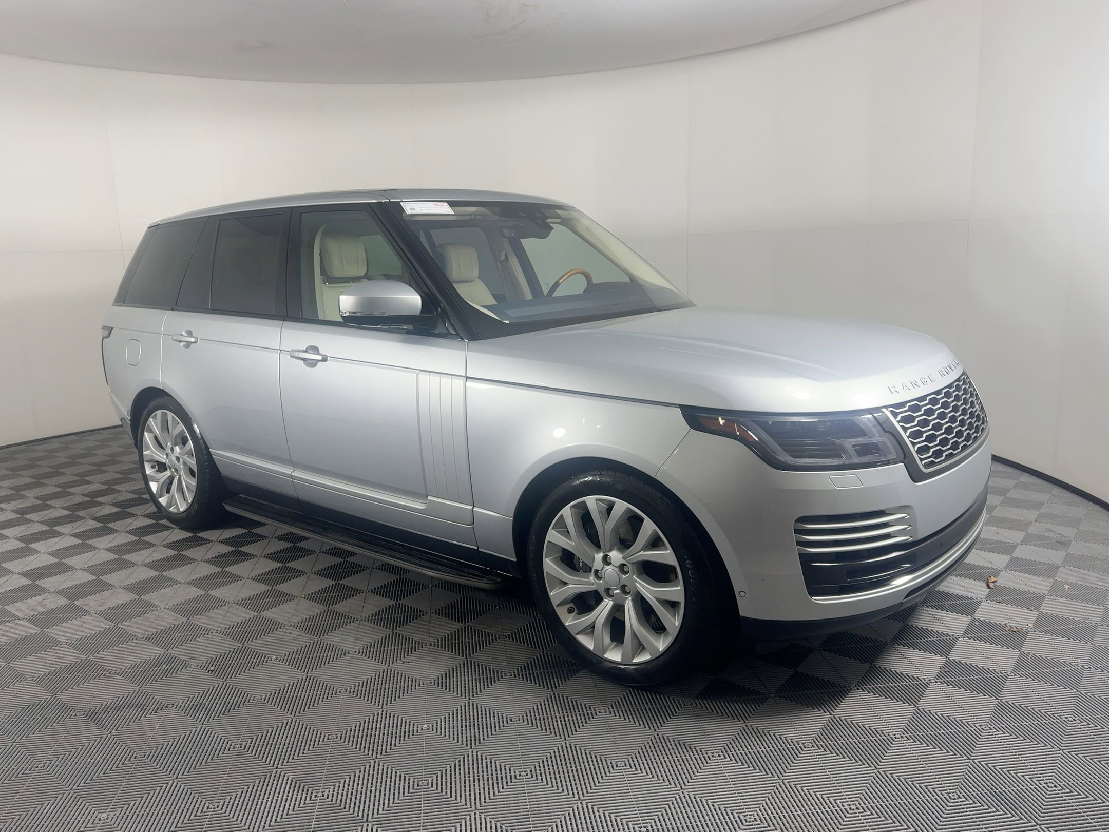 Used 2019 Land Rover Range Rover HSE image 7