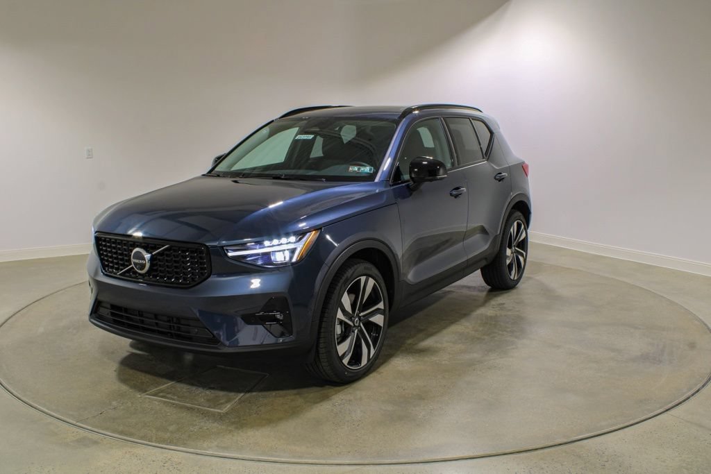 New 2026 Volvo XC40 B5 Ultra w/ Protection Package Premier