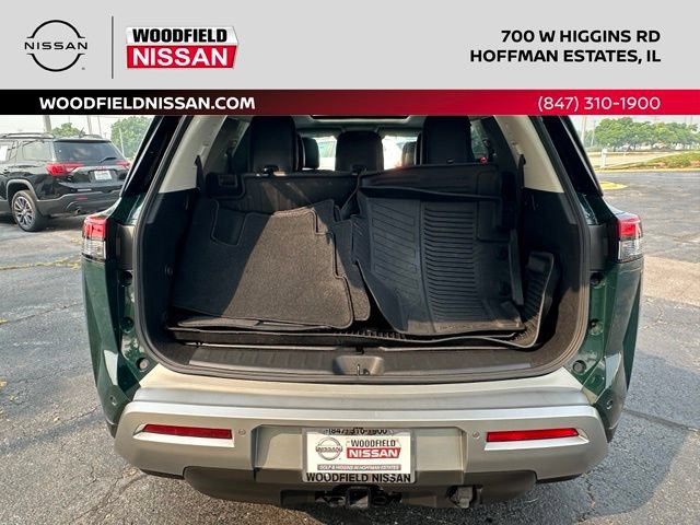 Certified 2024 Nissan Pathfinder Platinum w/ Lighting Package (N93) AWD/4WD image 16