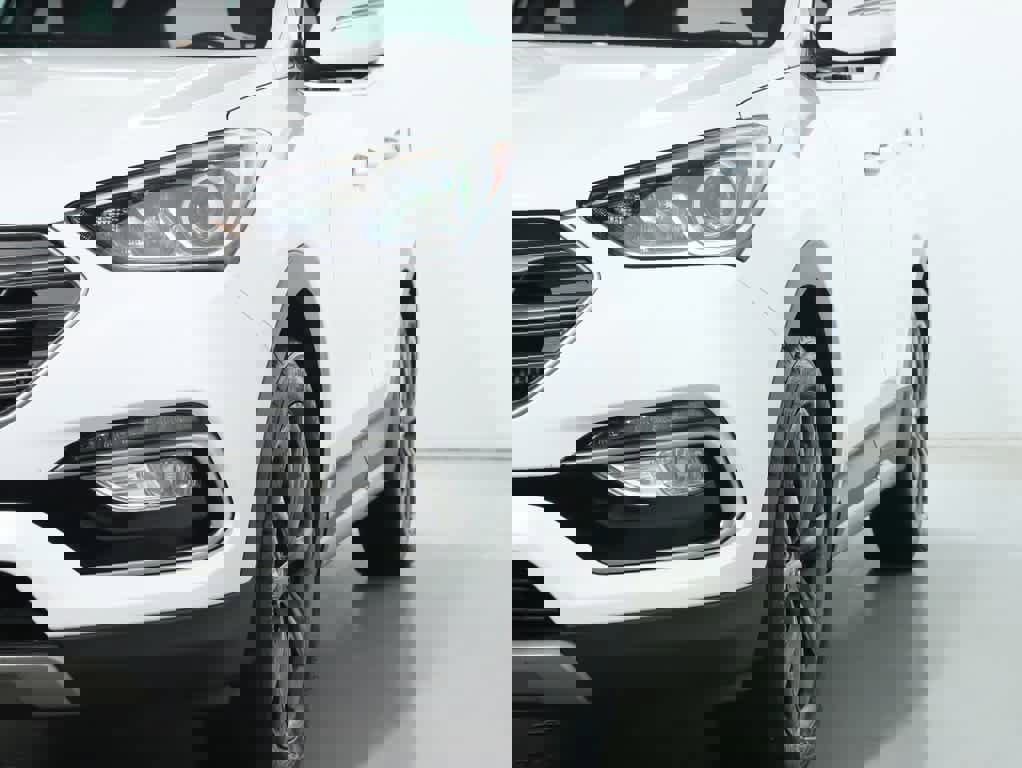 Used 2017 Hyundai Santa Fe Sport w/ Cargo Package image 4