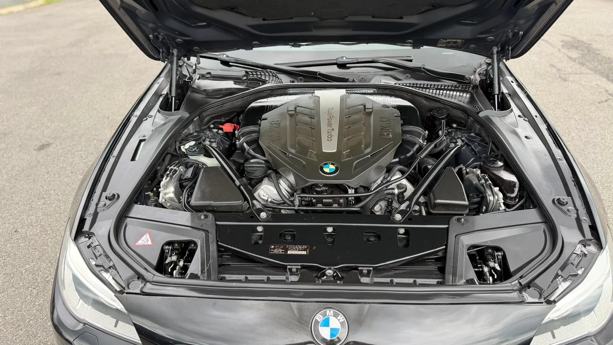 Used 2014 BMW 550i xDrive Sedan AWD/4WD image 35