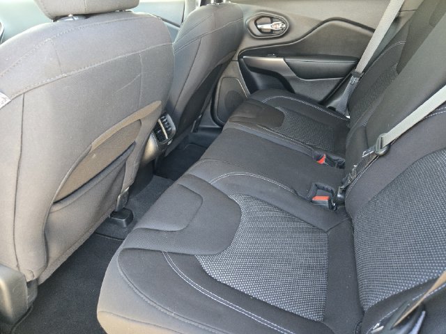 Certified 2021 Jeep Cherokee Latitude AWD/4WD image 38