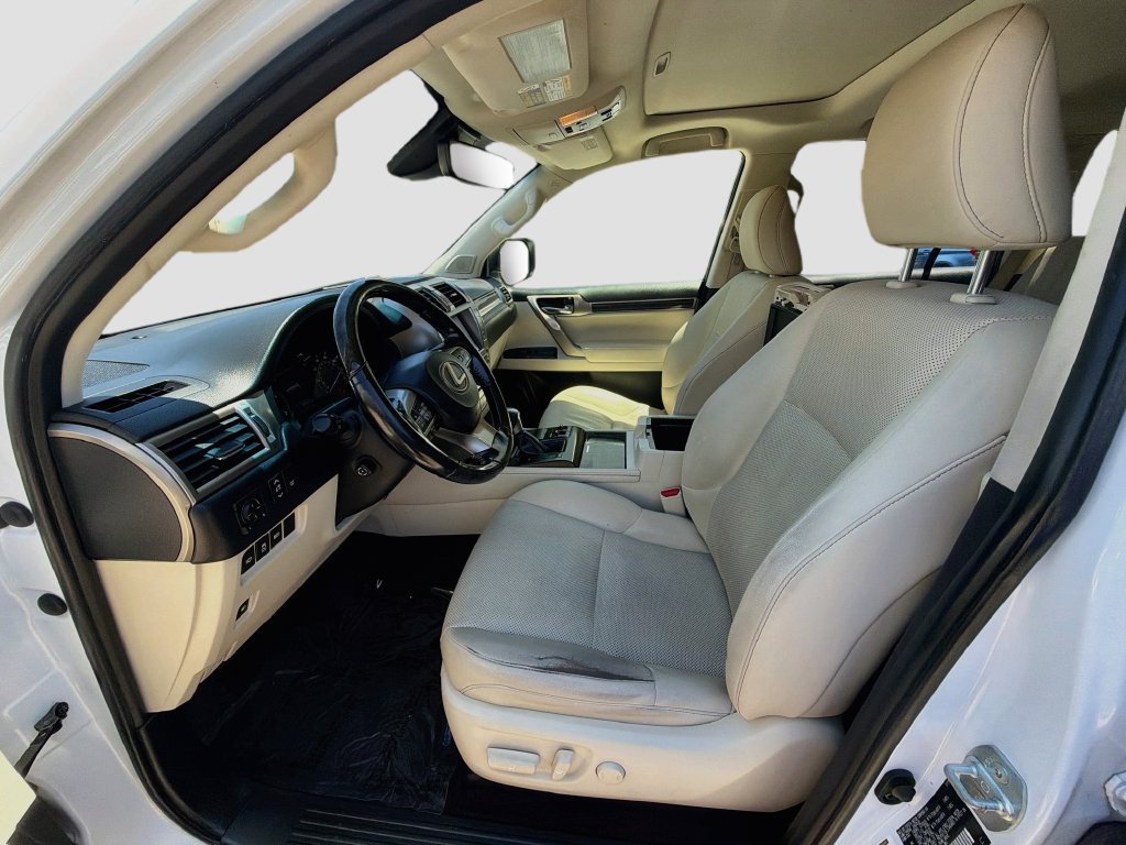 Used 2020 Lexus GX 460 Premium w/ Premium Package AWD/4WD image 19
