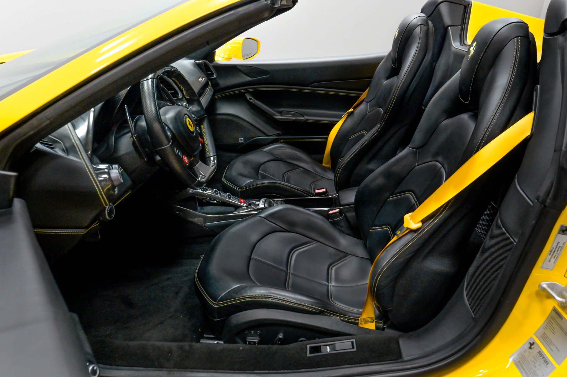 Used 2017 Ferrari 488 Spider RWD image 8