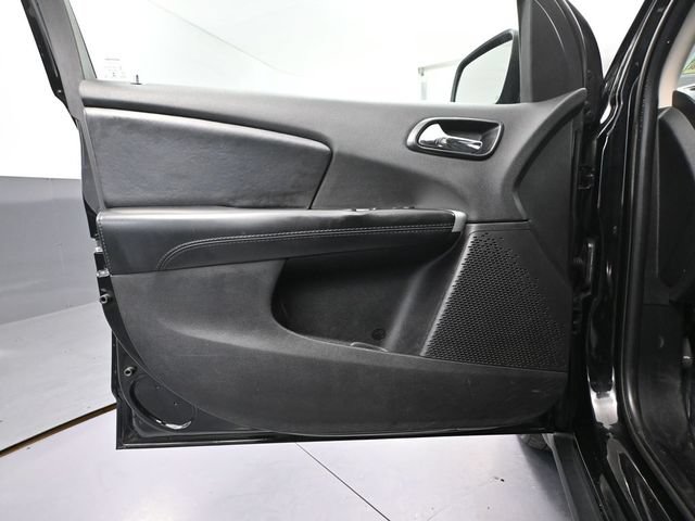 Used 2019 Dodge Journey SE FWD image 16