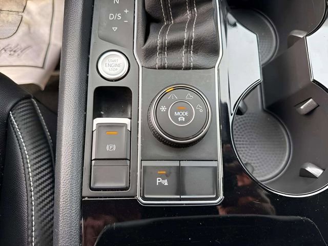 Used 2022 Volkswagen Atlas Cross Sport SE AWD/4WD image 15