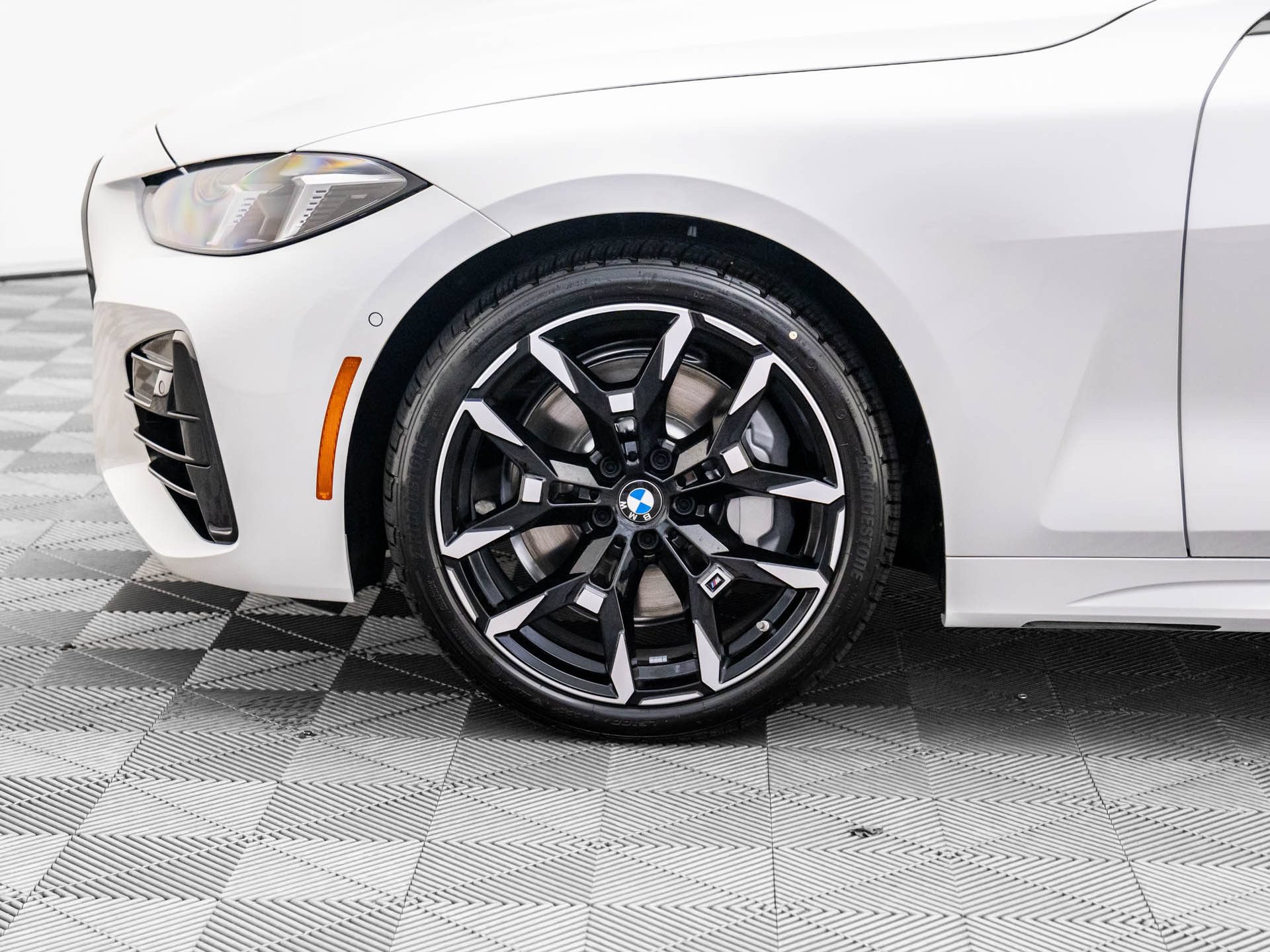 Certified 2026 BMW 430i xDrive Coupe w/ M Sport Package AWD/4WD image 34