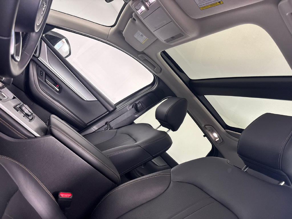 Certified 2025 MAZDA CX-70 Plug-In Hybrid w/ Premium Pkg AWD/4WD image 33