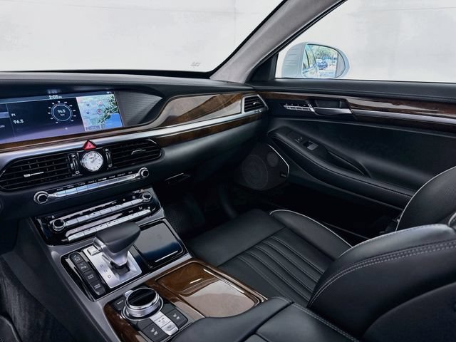 Used 2018 Genesis G90 3.3T Premium RWD image 24