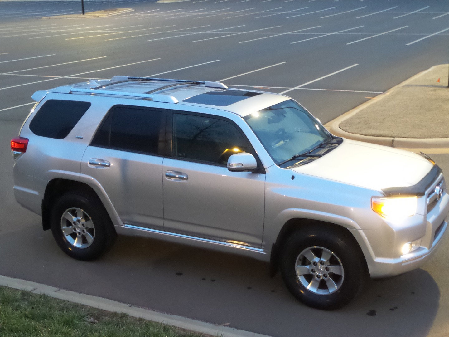 Used 2012 Toyota 4Runner SR5 image 6