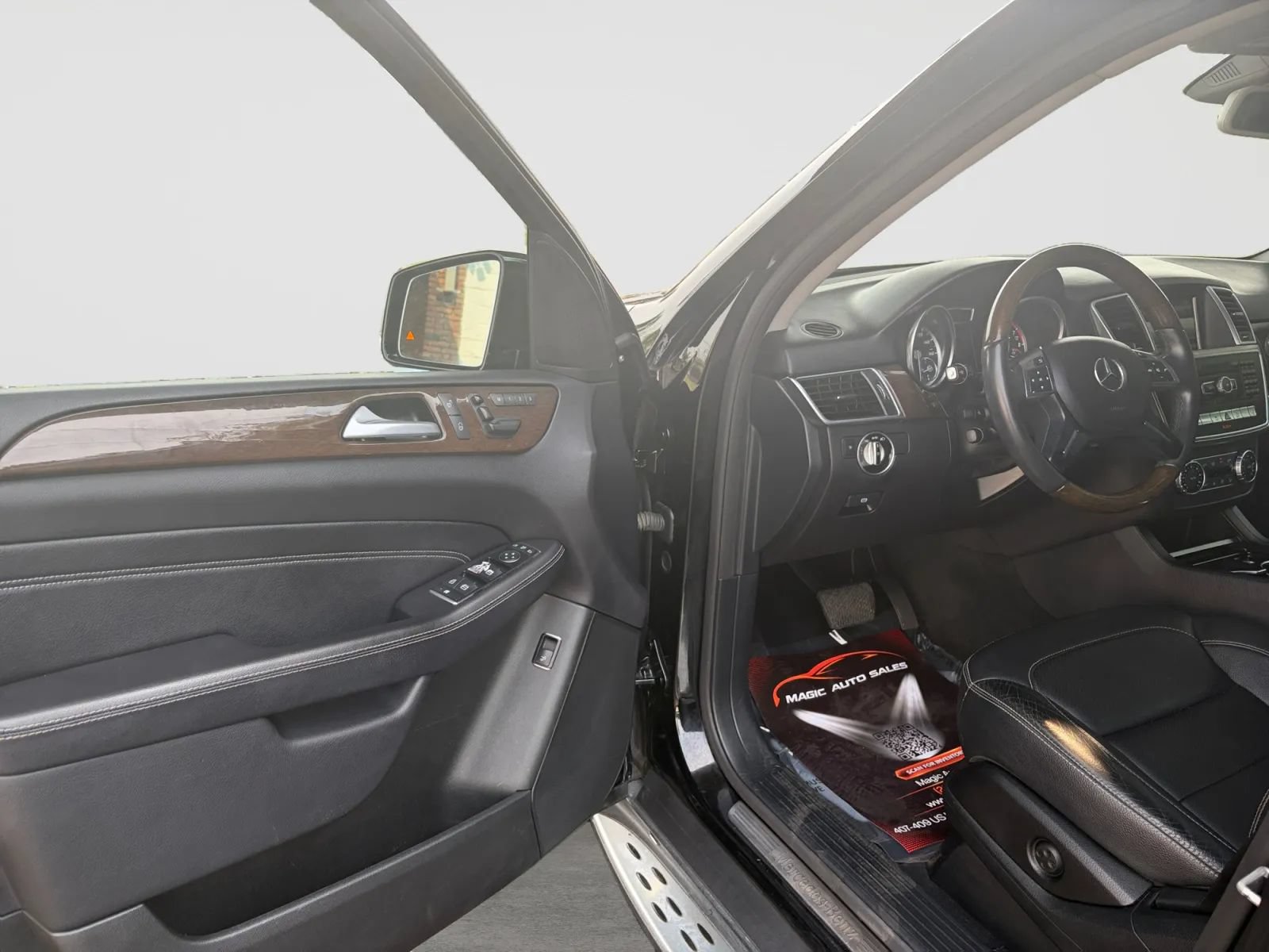 Used 2015 Mercedes-Benz ML 350 4MATIC w/ Premium 1 Package image 11
