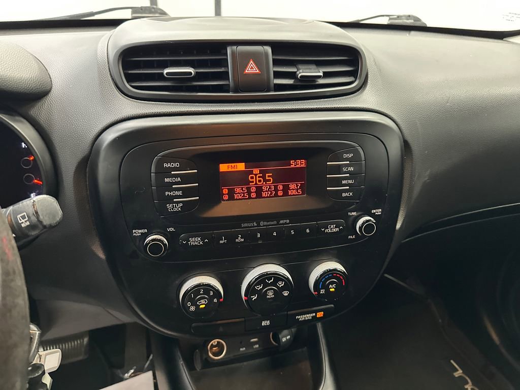 Used 2015 Kia Soul FWD image 26