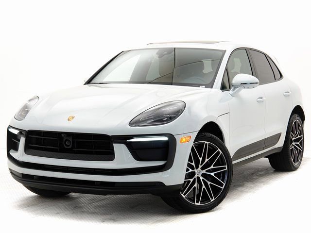 Certified 2025 Porsche Macan image 1