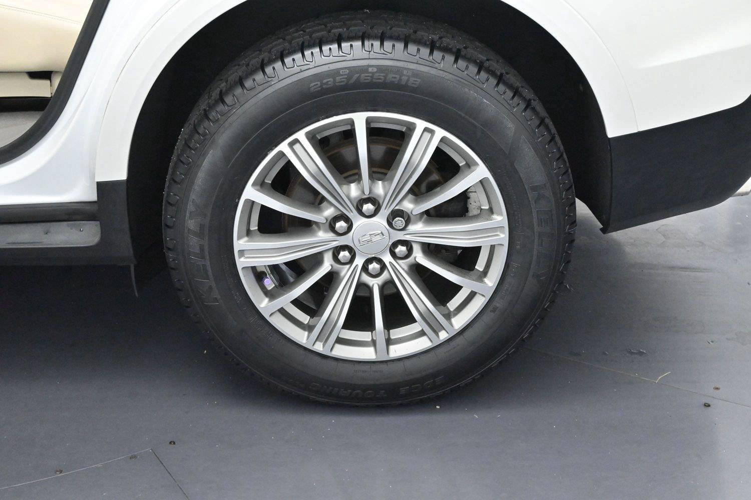 Used 2017 Cadillac XT5 Luxury w/ Driver Awareness Package FWD image 40