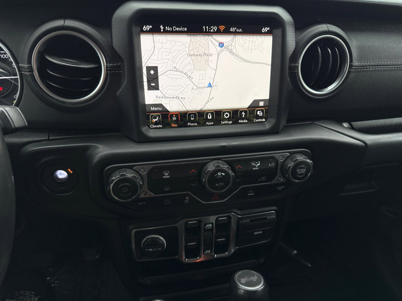 Used 2023 Jeep Wrangler Unlimited Sahara image 12