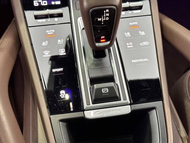 Used 2023 Porsche Cayenne Platinum Edition image 21