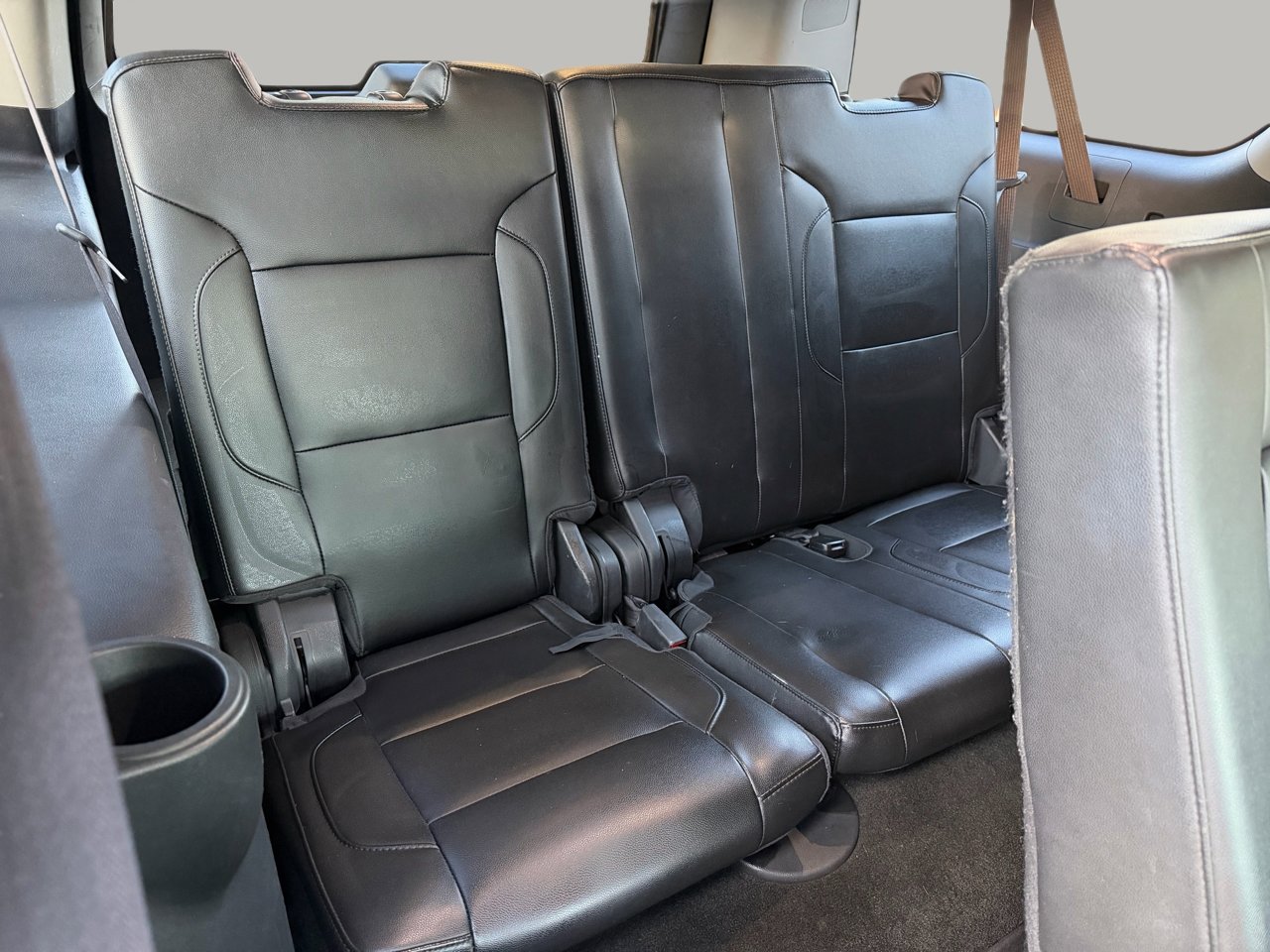 Used 2016 Chevrolet Suburban LT RWD image 30