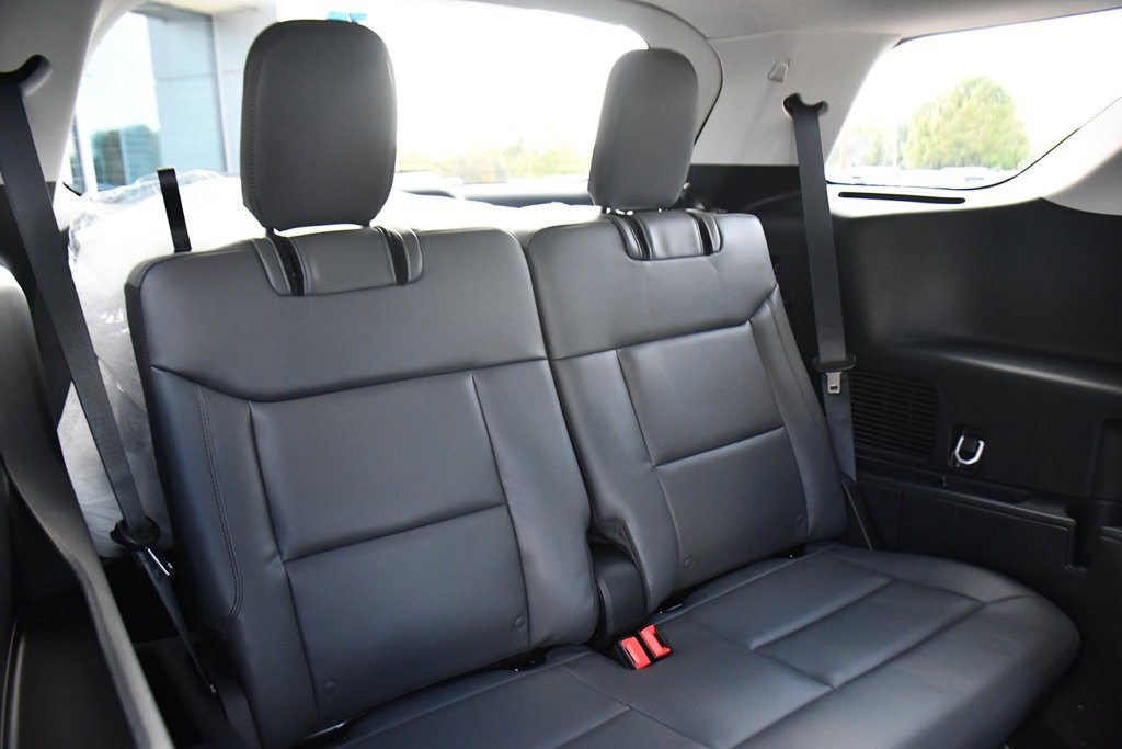 Used 2025 Ford Explorer Active w/ Active Comfort Package image 18