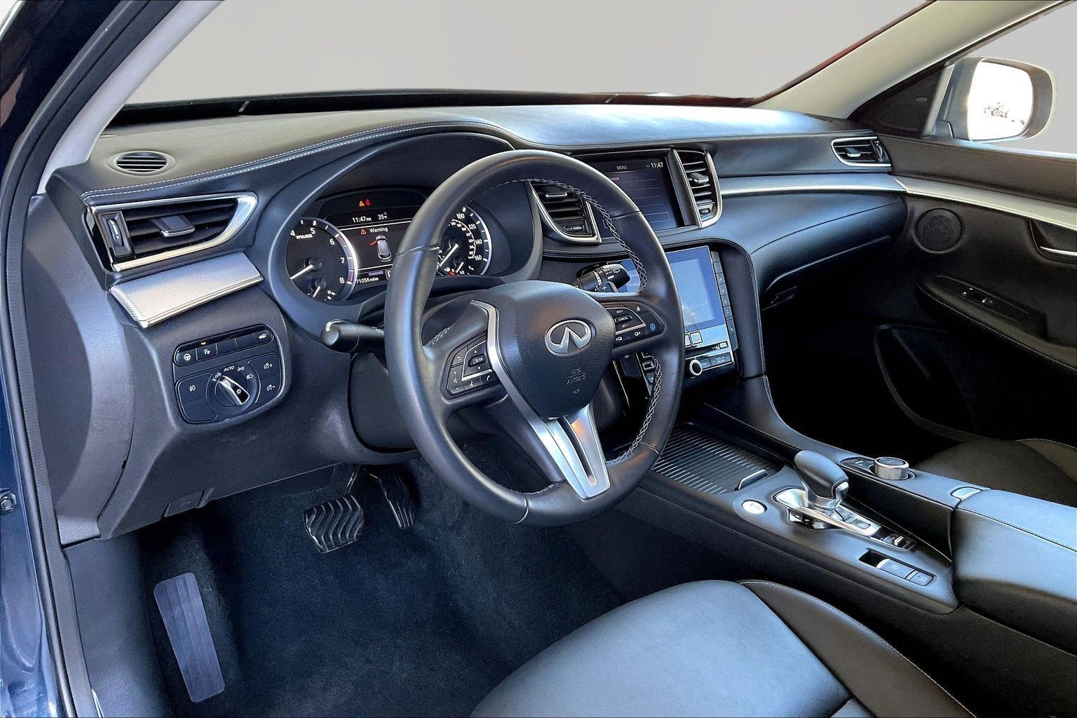 Used 2021 INFINITI QX50 Luxe FWD image 17