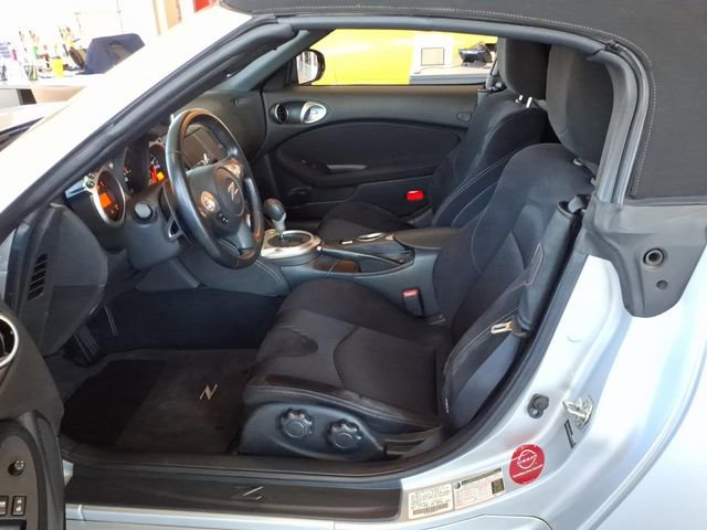 Certified 2017 Nissan 370Z Base 2D Convertible image 4