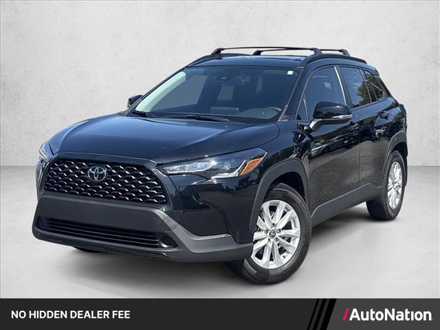 Used 2022 Toyota Corolla Cross LE w/ Moonroof Package FWD image 1