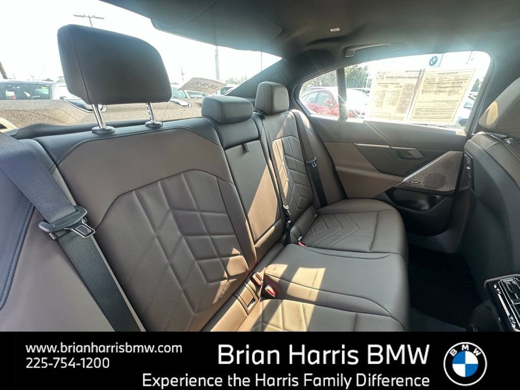 Certified 2025 BMW 530i image 19