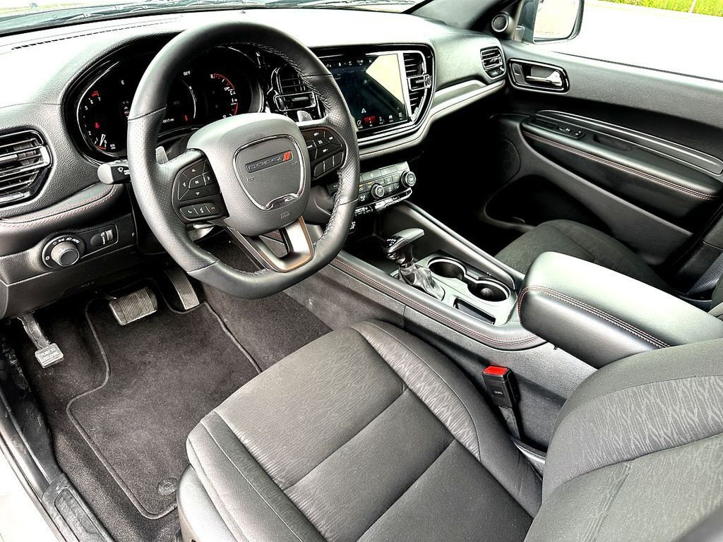 Used 2025 Dodge Durango GT RWD image 11