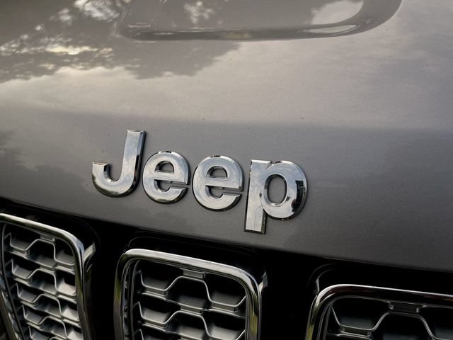 Used 2018 Jeep Grand Cherokee Summit AWD/4WD image 25