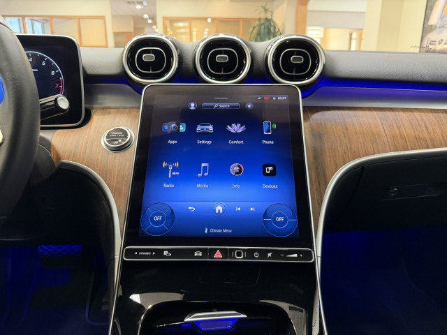 Used 2024 Mercedes-Benz C 300 4MATIC Sedan image 15