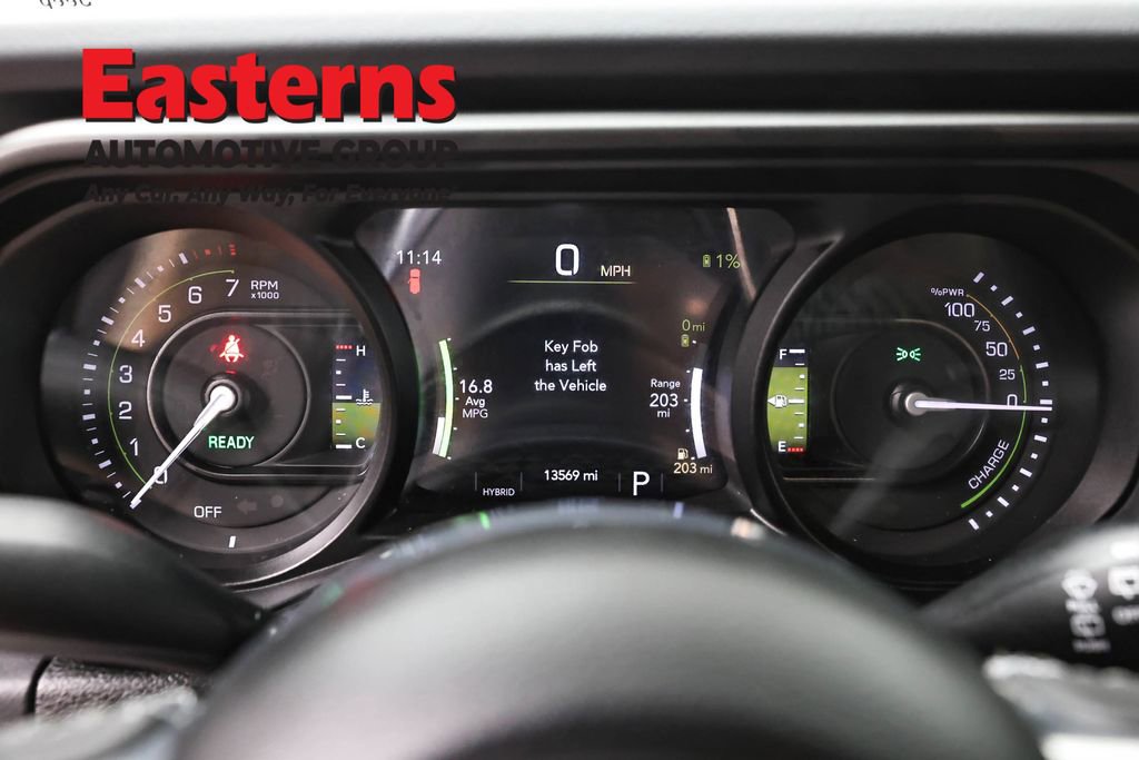 Used 2025 Jeep Wrangler Unlimited Sahara image 18