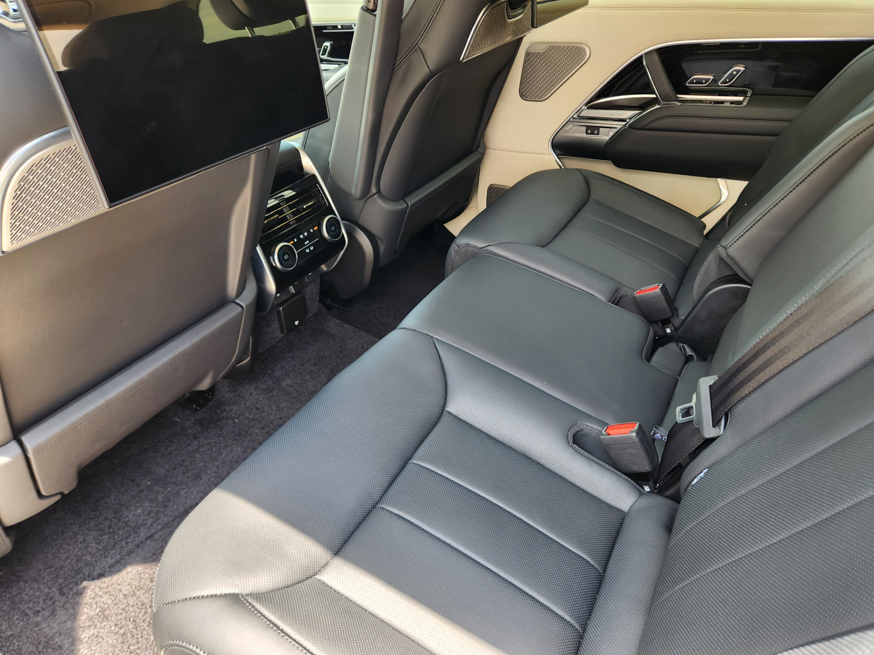 Certified 2024 Land Rover Range Rover Long Wheelbase Autobiography AWD/4WD image 25
