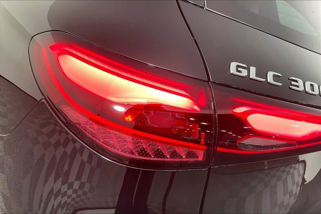 Used 2026 Mercedes-Benz GLC 300 4MATIC image 24