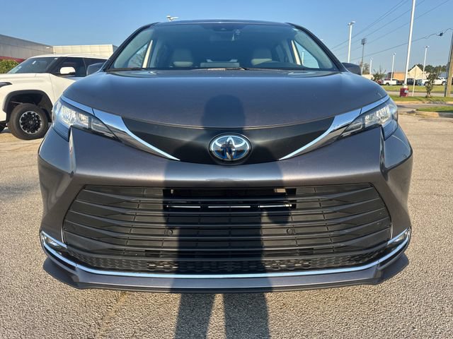 Used 2022 Toyota Sienna XLE FWD image 10