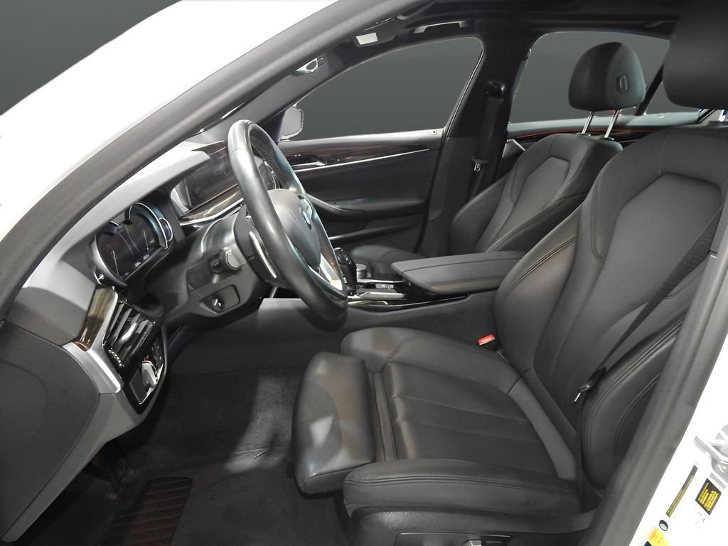 Used 2019 BMW 530i xDrive w/ Convenience Package image 15