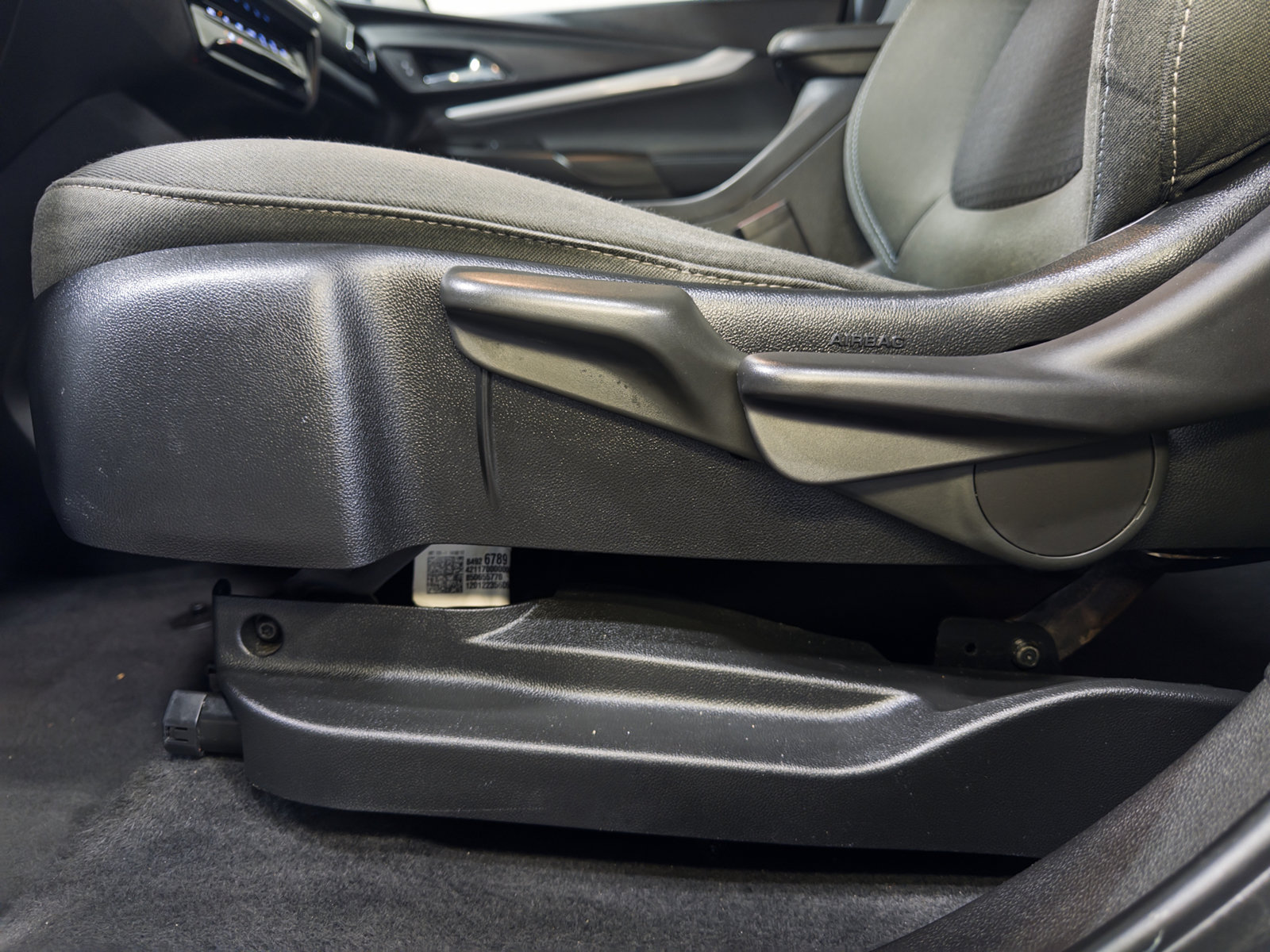 Used 2023 Chevrolet Bolt EUV LT FWD image 6