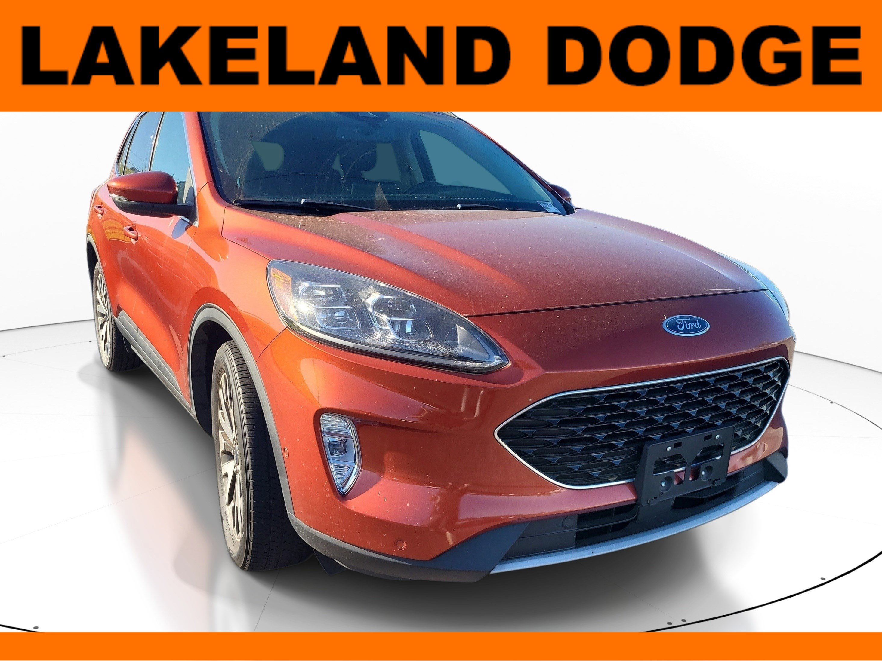 Used 2020 Ford Escape Titanium image 1