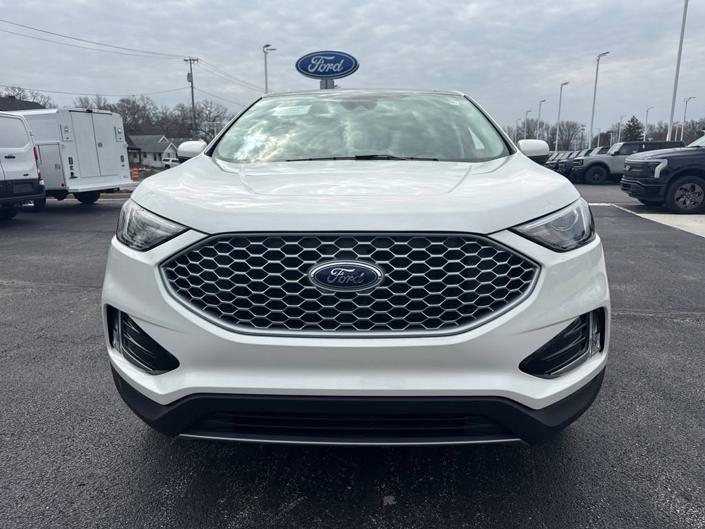 Used 2024 Ford Edge SEL w/ Convenience Package image 3