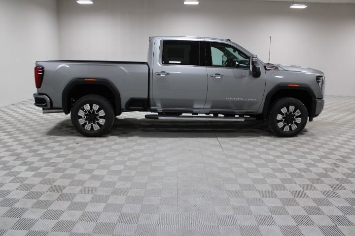 New 2026 GMC Sierra 2500 Denali w/ Denali Reserve Package image 13