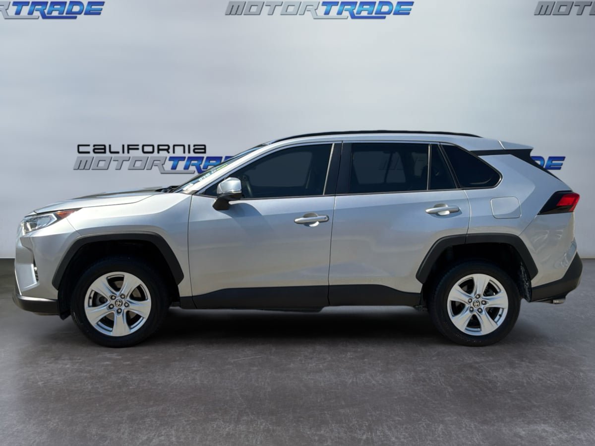 Used 2021 Toyota RAV4 XLE FWD image 8