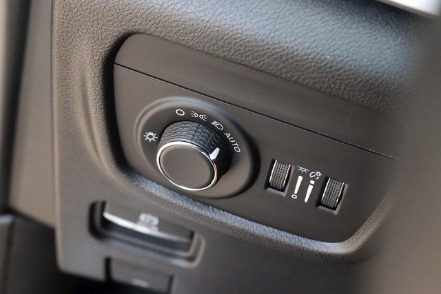 Used 2024 Jeep Grand Cherokee Altitude AWD/4WD image 22