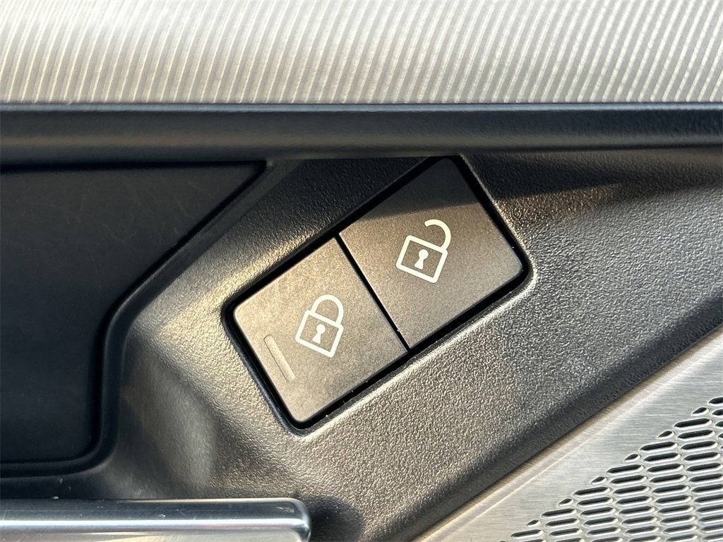 Used 2024 Jaguar F-PACE R-Dynamic S image 29