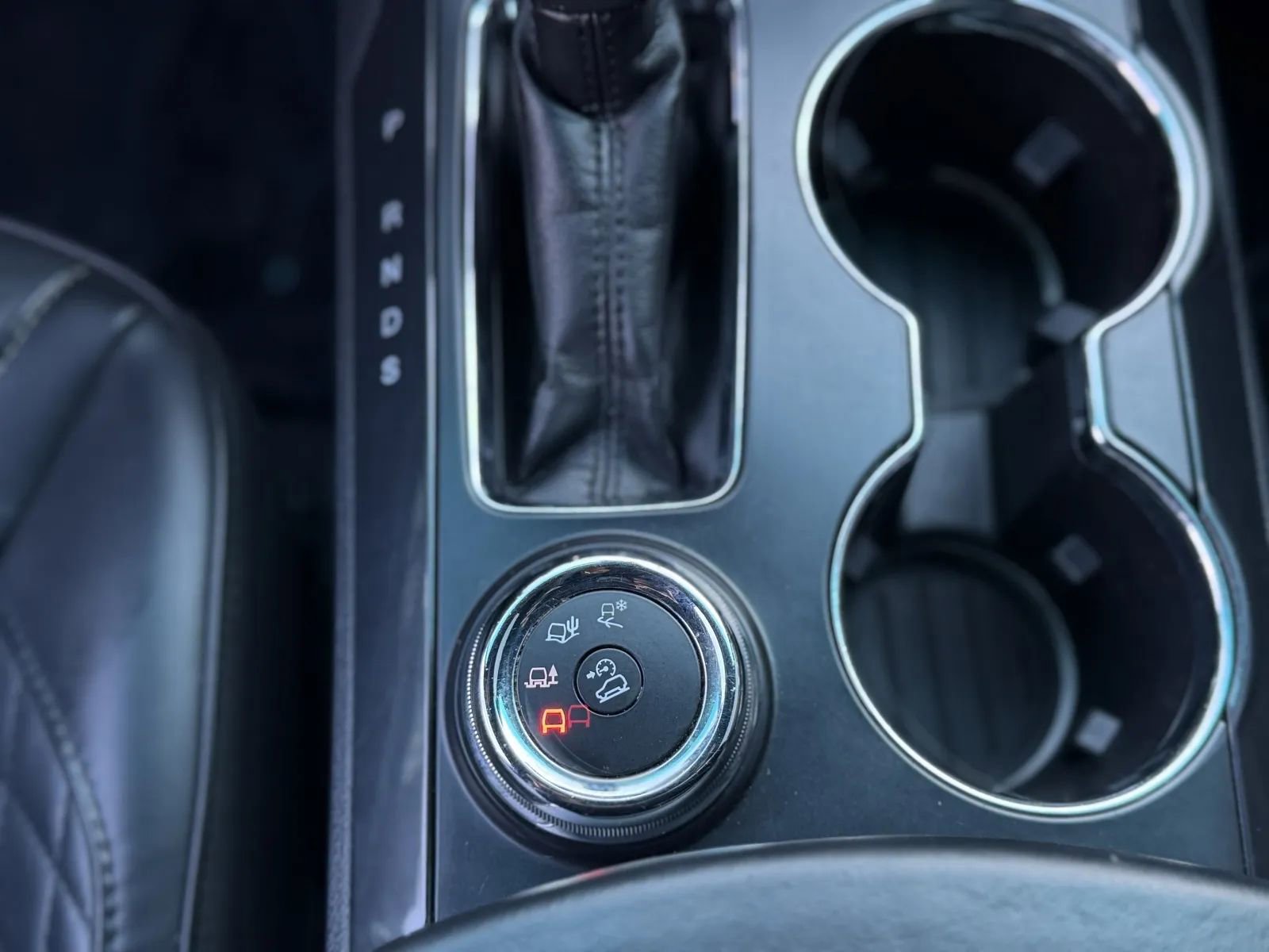 Used 2019 Ford Explorer Platinum image 40