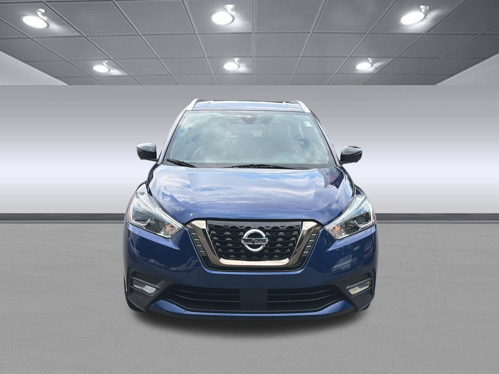Used 2020 Nissan Kicks SR w/ SR Premium Package FWD image 2