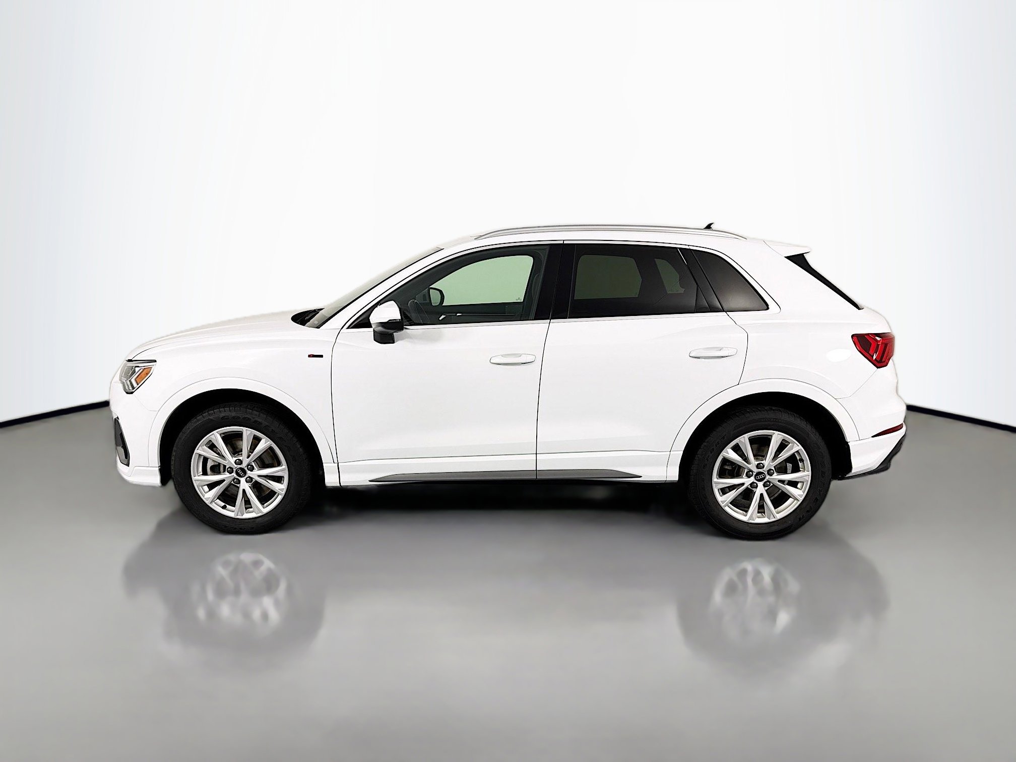 Used 2023 Audi Q3 2.0T Premium image 8