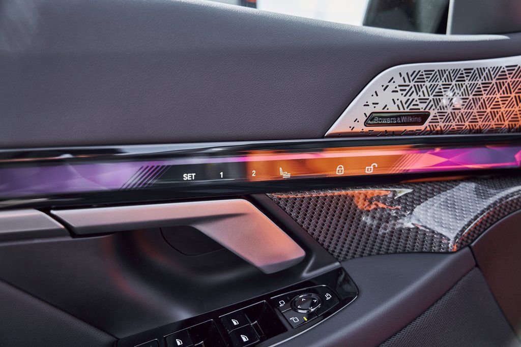 Used 2026 BMW M5 w/ Executive Package image 39